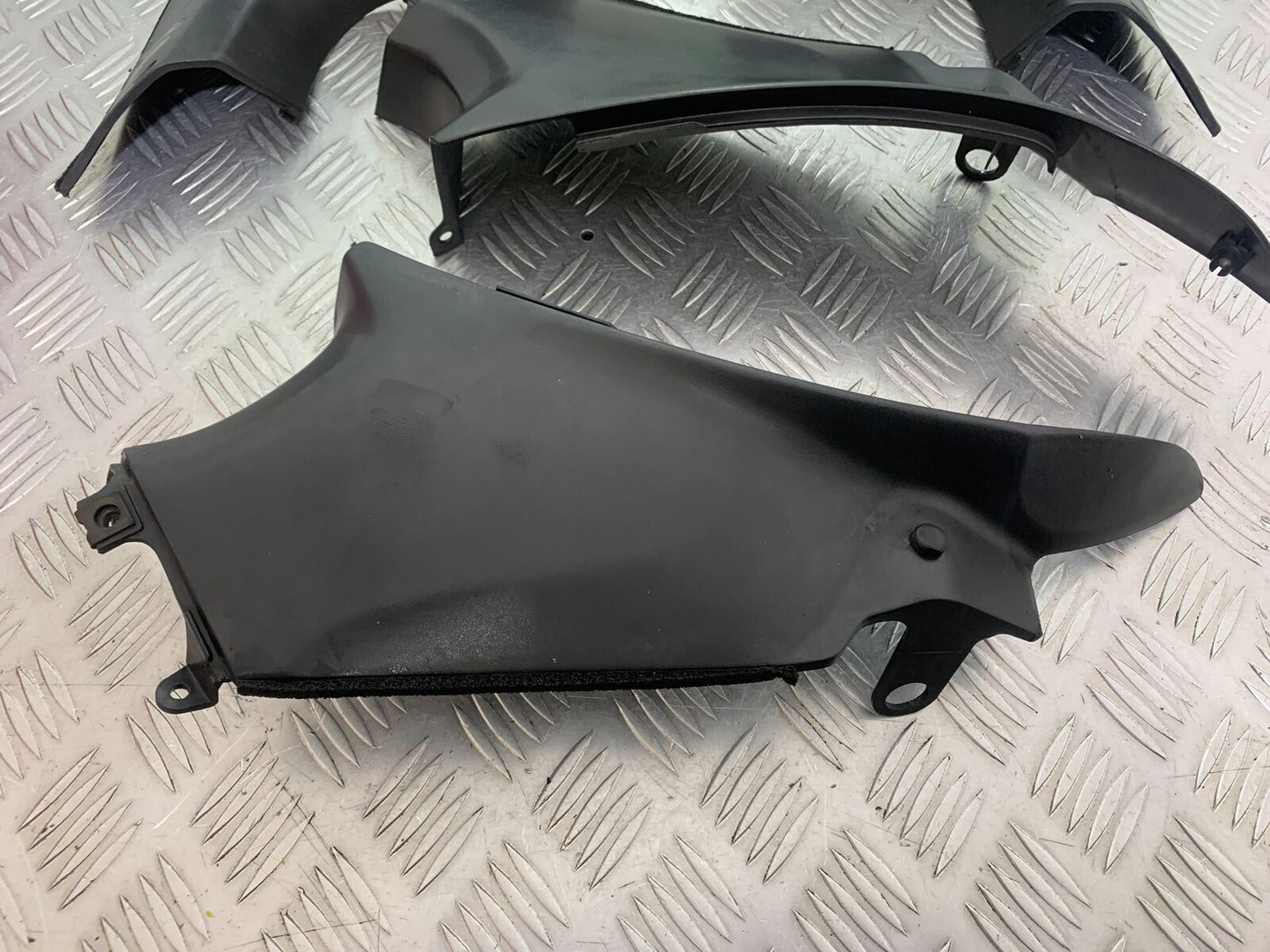 HONDA CBR1100 BLACKBIRD TOP FAIRING INFILLS  YEAR 1999-2005 (CMB1103)