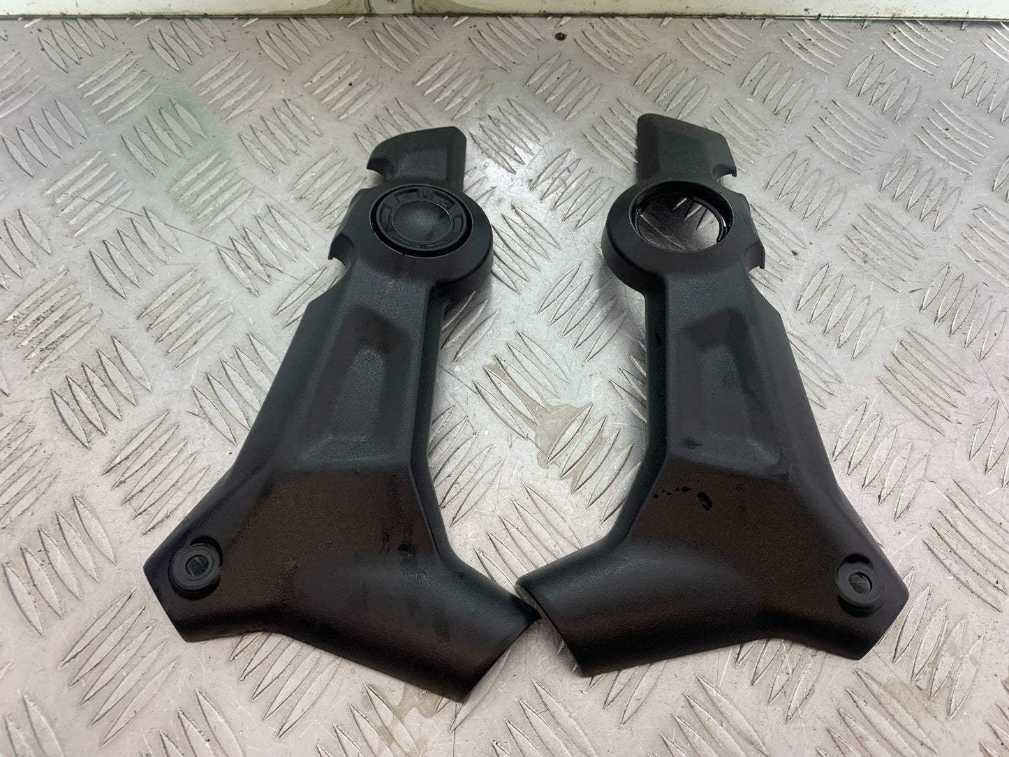 TRIUMPH TRIDENT 660 FRAME COVERS  YEAR 2021-2024 (CMB1148)