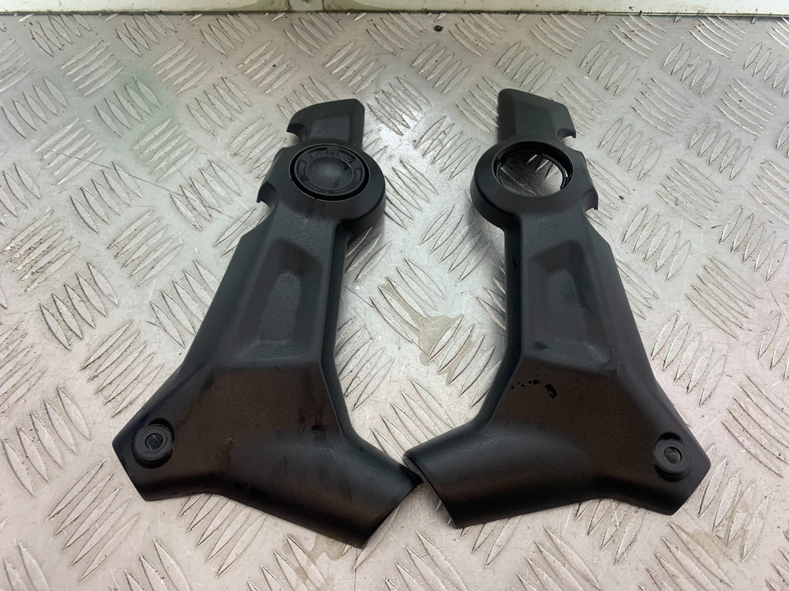 TRIUMPH TRIDENT 660 FRAME COVERS  YEAR 2021-2024 (CMB1148)