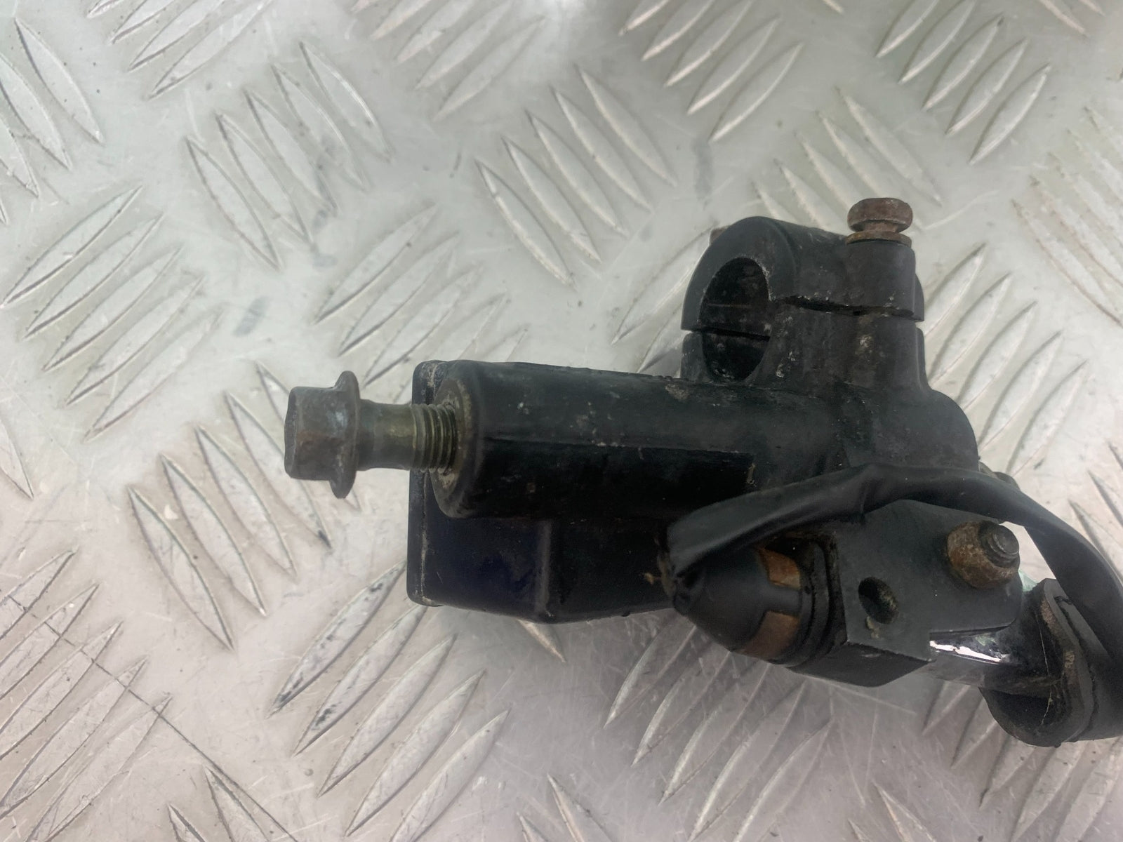 YAMAHA XV535 XV 535 VIRAGO FRONT BRAKE MASTER CYLINDER   YEAR 1994-02 (CMB1139)