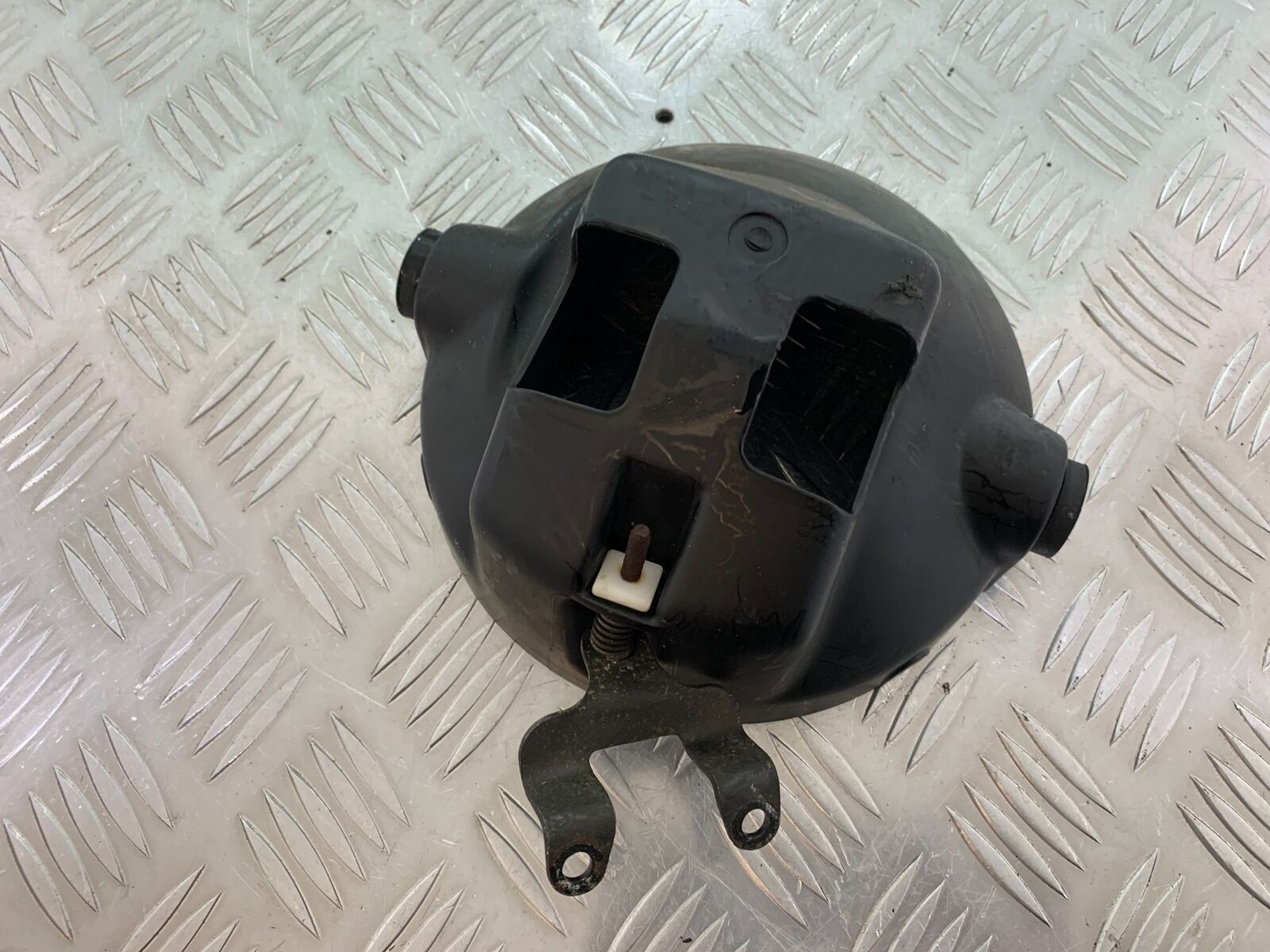 KAWASAKI ZR 750 ZEPHYR HEADLIGHT BACKING  YEAR 1991-95 (CMB1008)