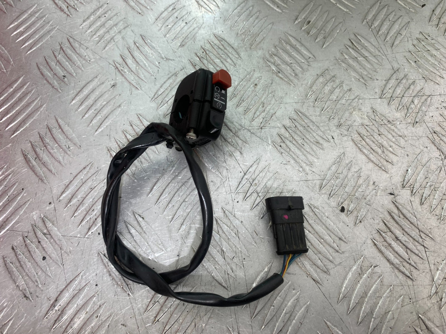 APRILIA TUONO 1000 V4R RIGHT SWITCH GEAR   YEAR 2011-13  (CMB1331)