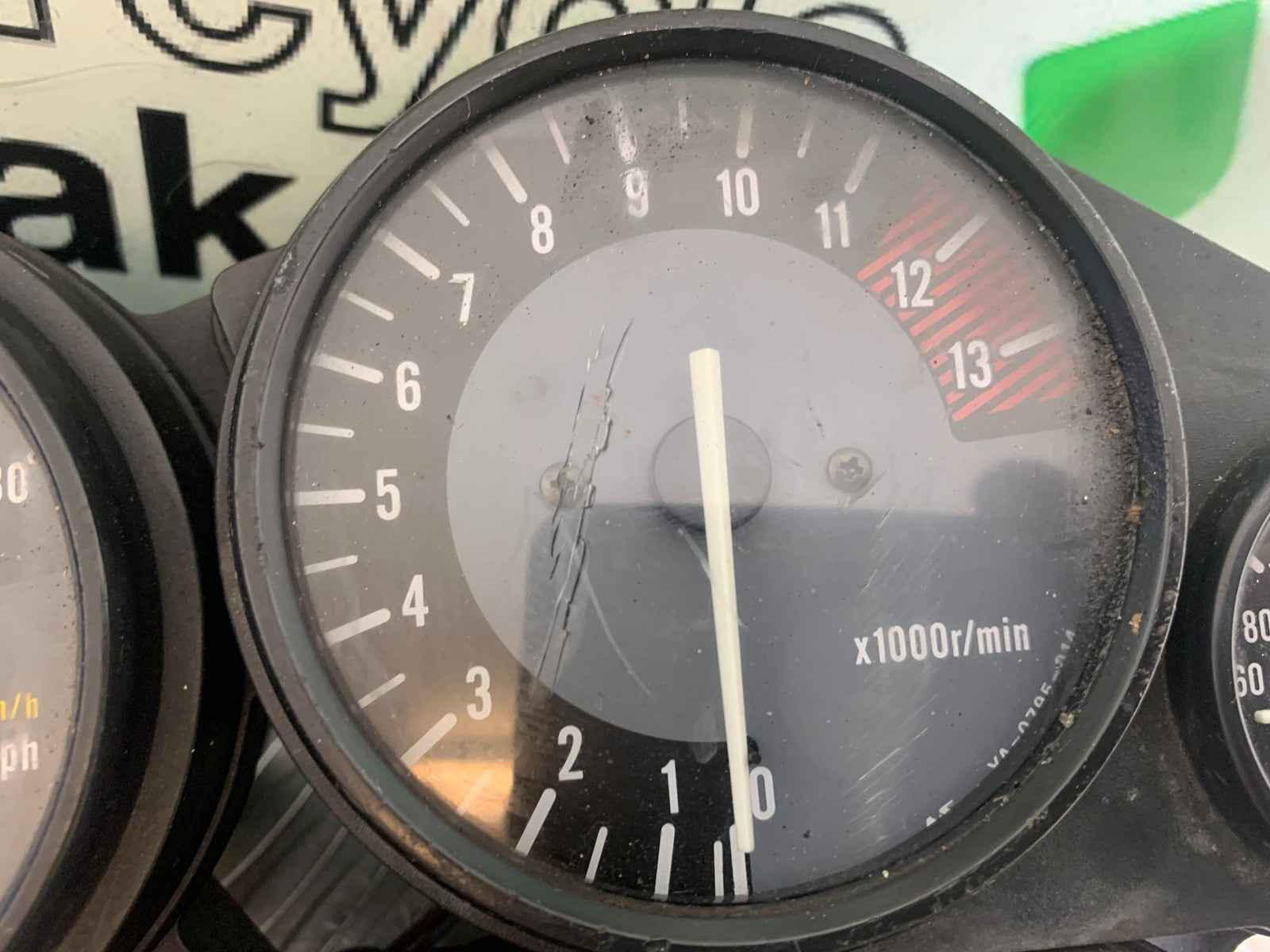 YAMAHA YZF1000 THUNDERACE CLOCKS SPEEDO DASH  YEAR 1997-2000 (CMB1204)