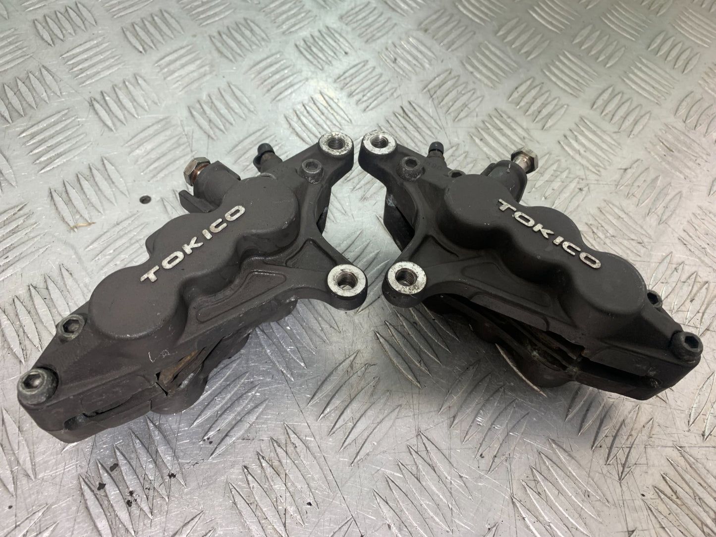 KAWASAKI ZX9R ZX9 R FRONT BRAKE CALIPERS  YEAR 1998-1999 (CMB1329)