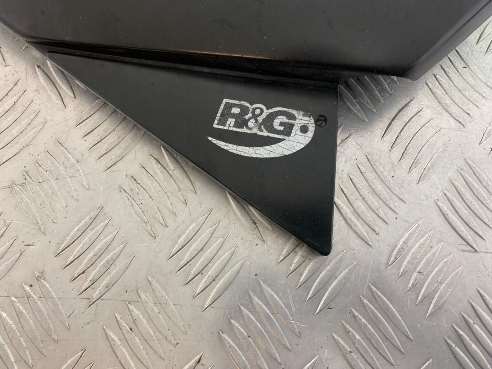 YAMAHA XJR1300 XJR 1300 RIGHT SEAT PANEL  1999-2003 (CMB1119)