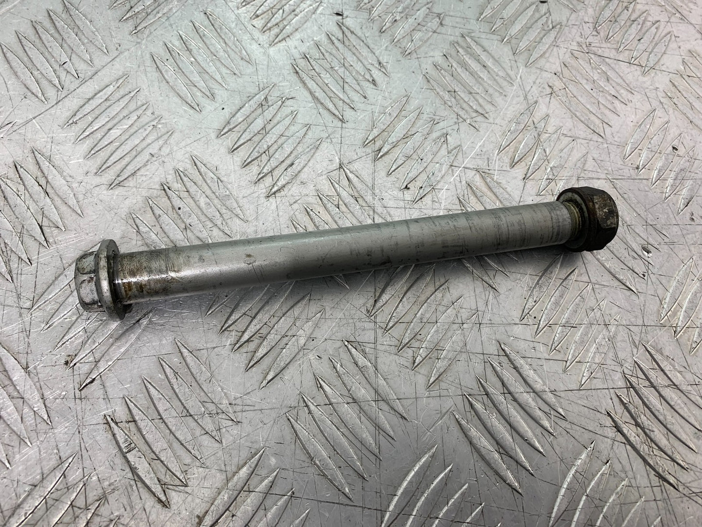 HONDA NT 700 V DEAUVILLE SWINGARM SPINDLE YEAR 2006-2010 (CMB1298)