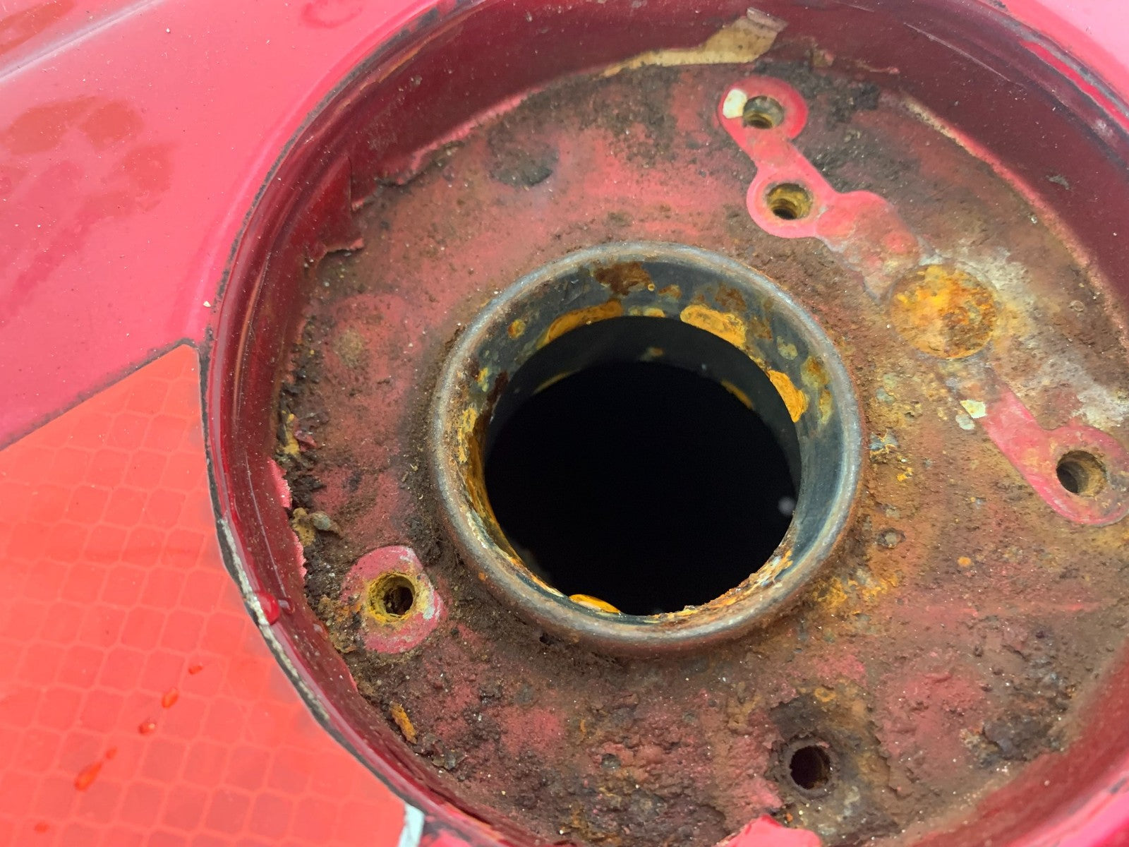 YAMAHA YZF1000 THUNDERACE PETROL TANK YEAR 1997-2000 (CMB1204)