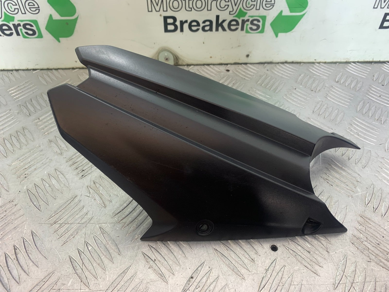 TRIUMPH 675 STREET TRIPLE HUGGER  2013-2016 (CMB1186)