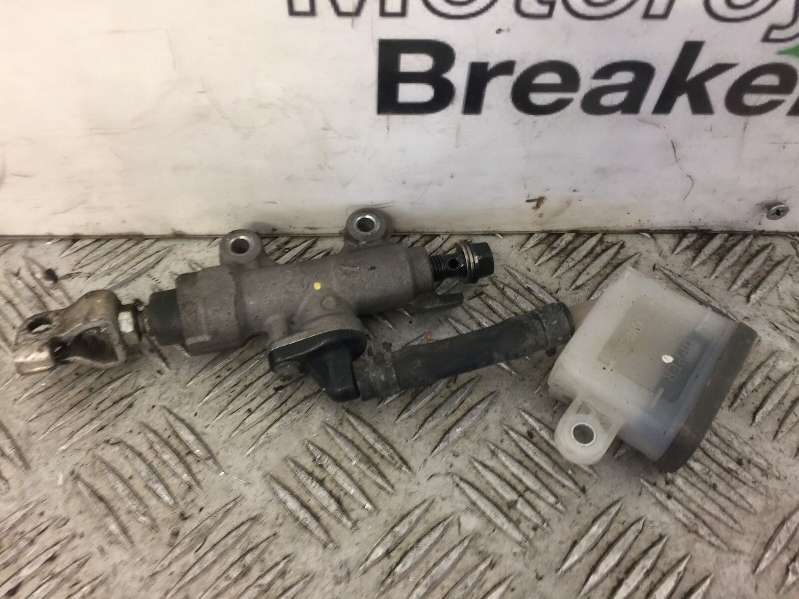 HONDA CBR125 CBR 125 REAR MASTER CYLINDER  YEAR 2011-2017 (STOCK 334)