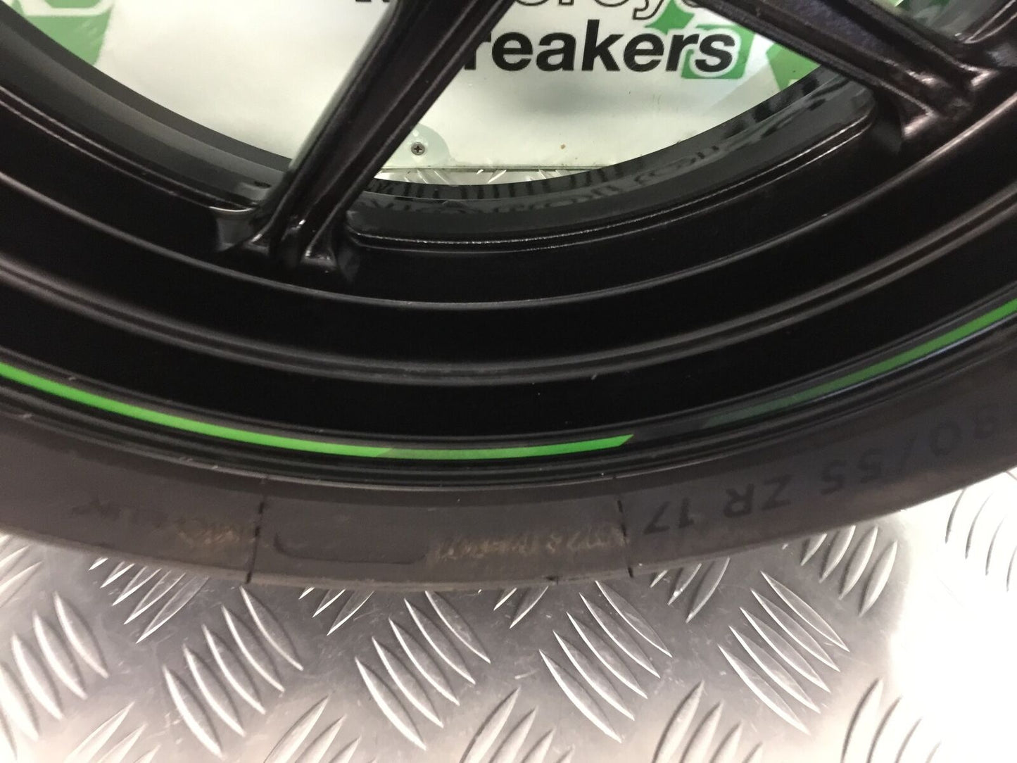 KAWASAKI Z800 Z 800 REAR WHEEL YEAR 2013-2017 (STOCK 925)
