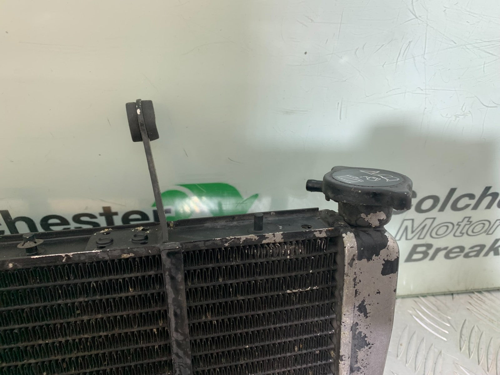 TRIUMPH 955i SPRINT ST RADIATOR YEAR 1999-04 (CMB1230)