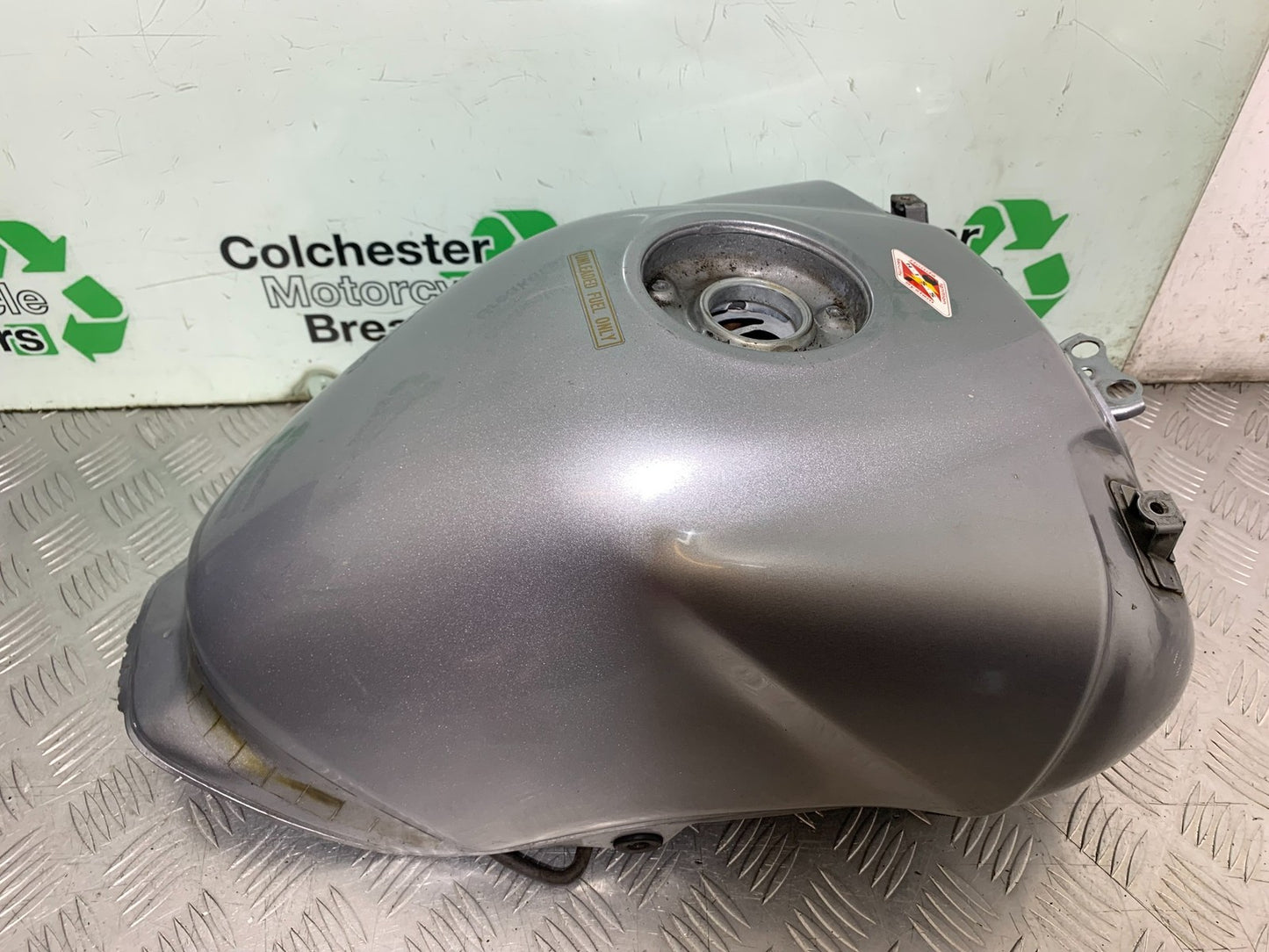 HONDA CBF600 CBF 600 PETROL TANK   YEAR 2004 -07 (CMB1247)