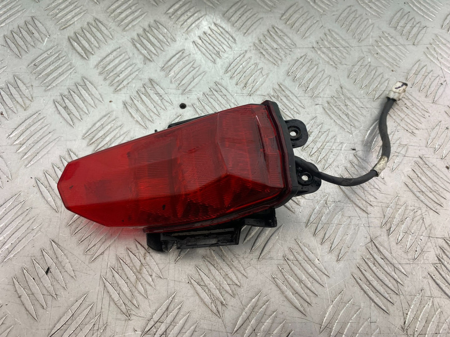 YAMAHA YZF-R125 YZF 125 REAR LIGHT YEAR 2019-2022 (CMB1263)