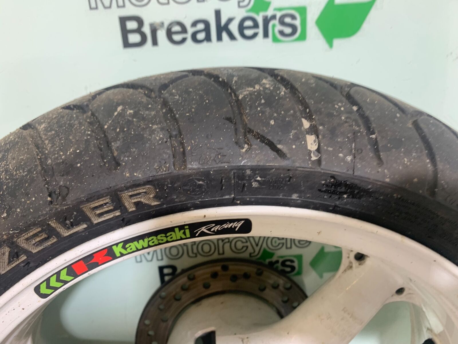 KAWASAKI ZX6R ZX636 REAR WHEEL   YEAR 2002  (CMB1100)