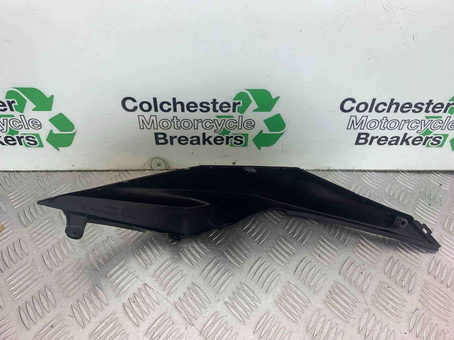 KAWASAKI ZX6R RIGHT SEAT PANEL  YEAR 2009-2012 (CMB1136)