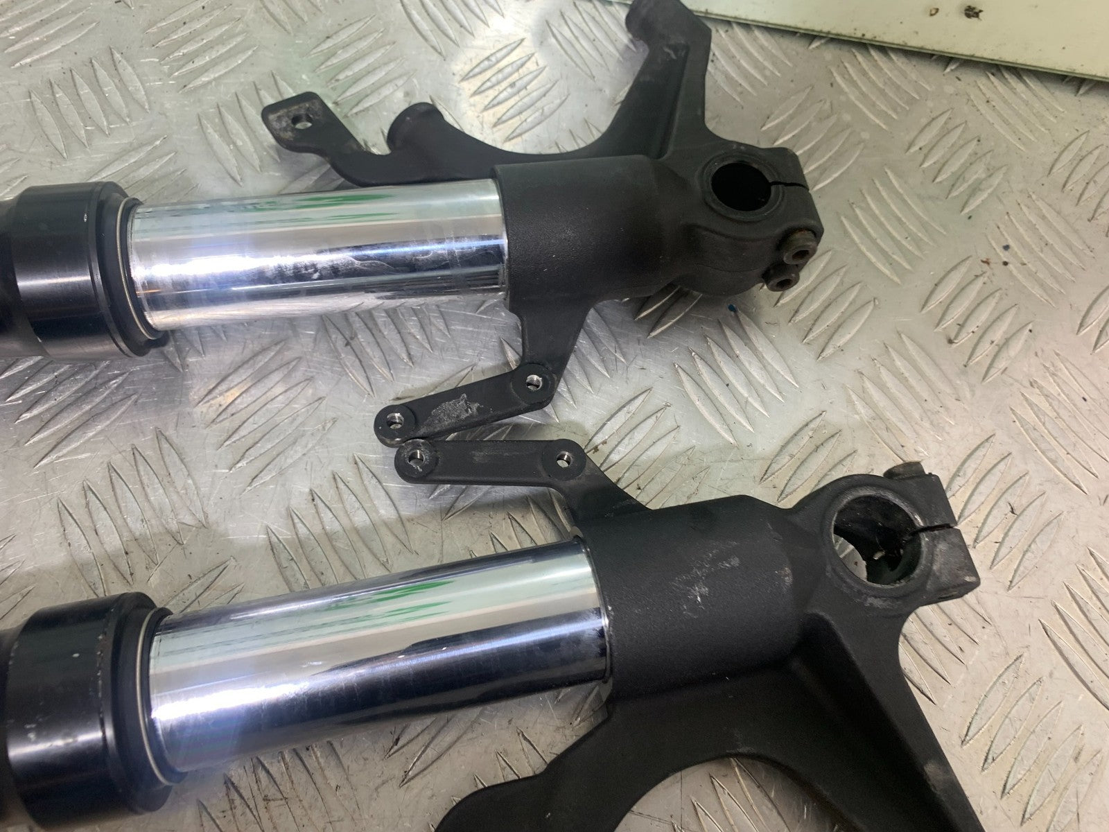 YAMAHA YZF R1 14 B BIG BANG FORKS  2009-14 (CMB1175)