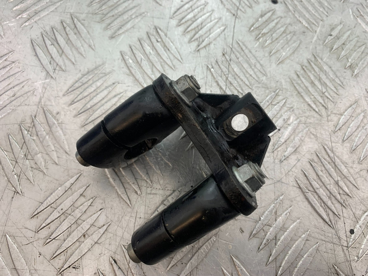 NECO ALEXONE 125 HANDLEBAR CLAMPS  YEAR 2016-2022  (CMB1273)