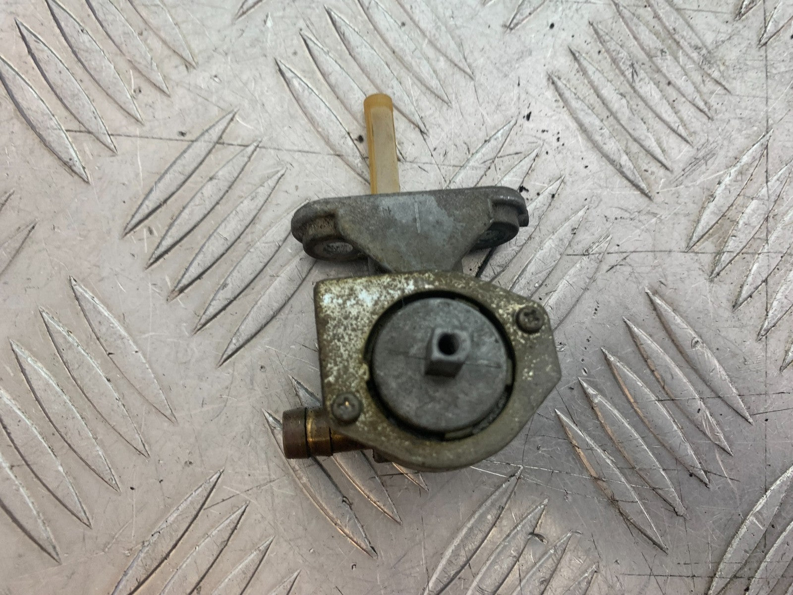 KAWASAKI ZX9R ZX9 E1 PETROL TAP  YEAR 2000-01 (CMB1171)