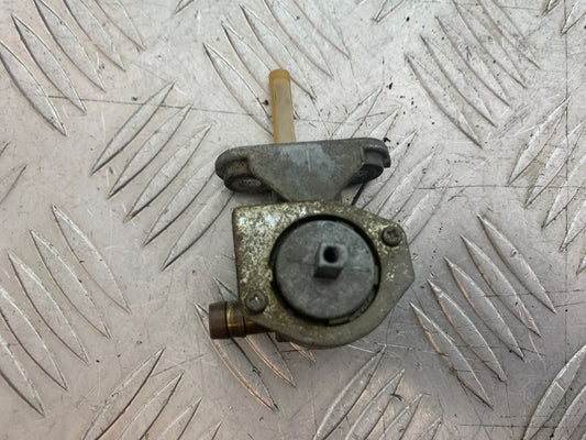 KAWASAKI ZX9R ZX9 E1 PETROL TAP  YEAR 2000-01 (CMB1171)