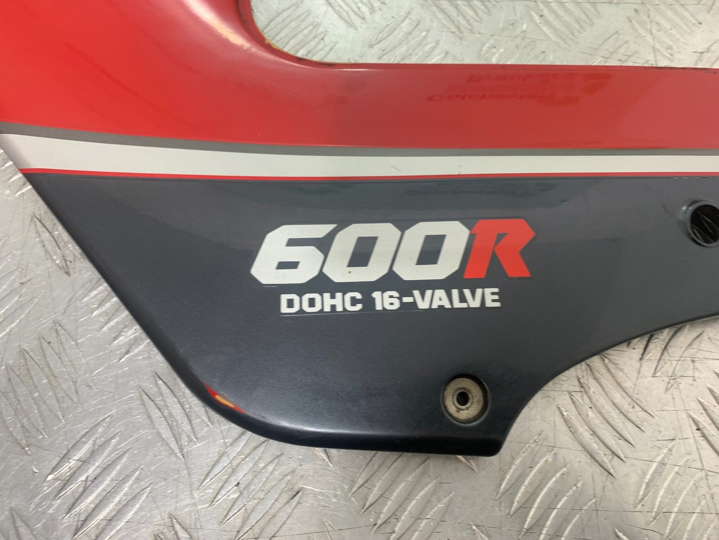 KAWASAKI GPZ600 GPZ 600 LEFT SEAT PANEL YEAR 1988-90  (CMB1258)