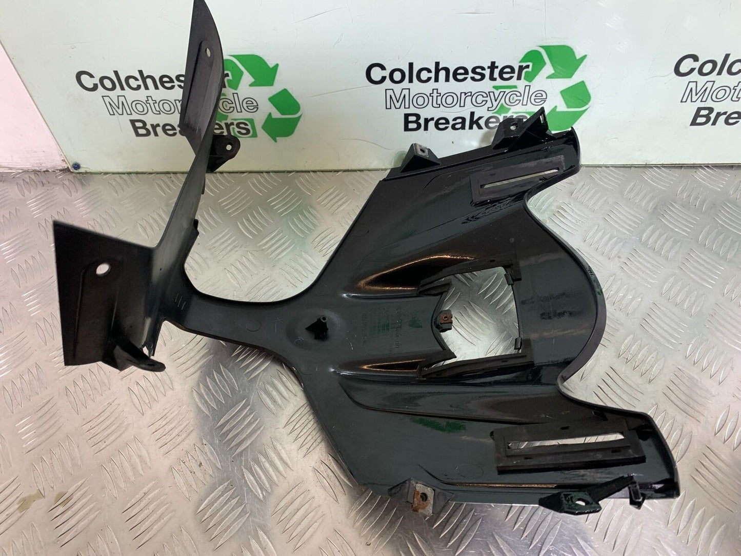 YAMAHA FJR1300 FJR 1300 CENTER TOP FAIRING PANEL  YEAR 2001-05 (CMB1005)