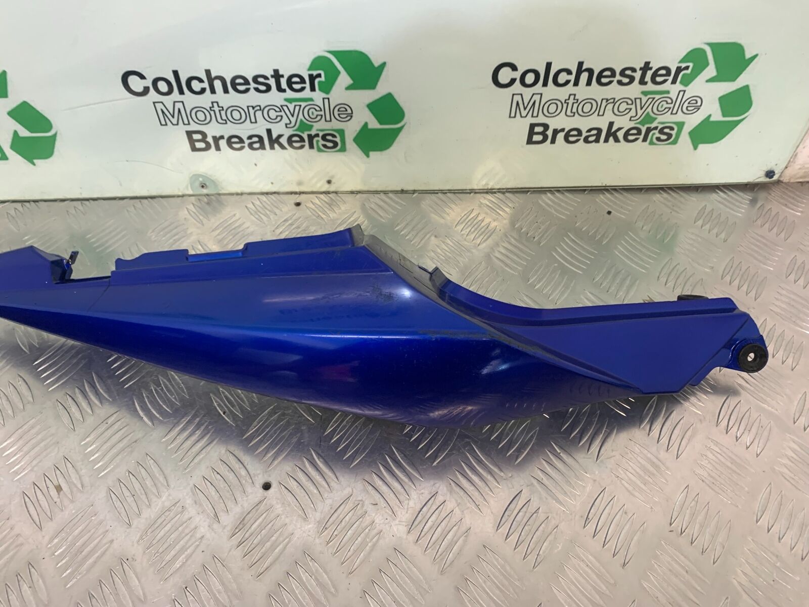 SUZUKI SV1000 SV 1000 K4 RIGHT SIDE PANEL  YEAR 2004 (STOCK 990)