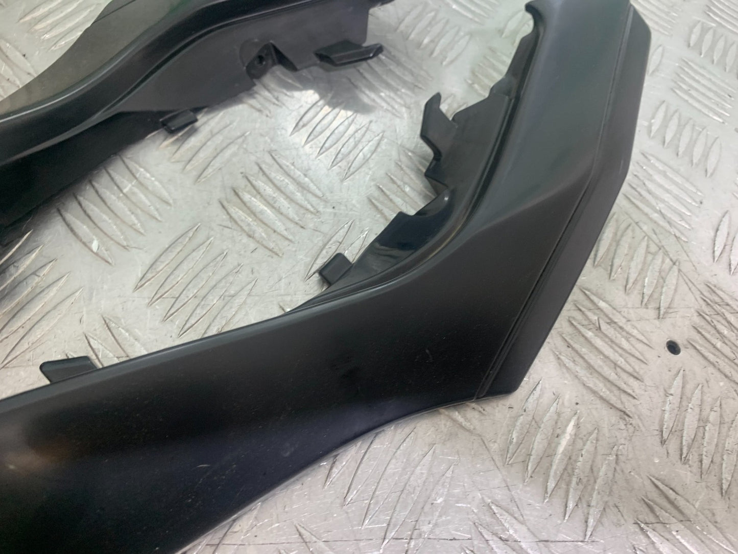 KAWASAKI ER6 N LEFT AND RIGHT INFILLS   YEAR 2012-2017 (CMB1324)