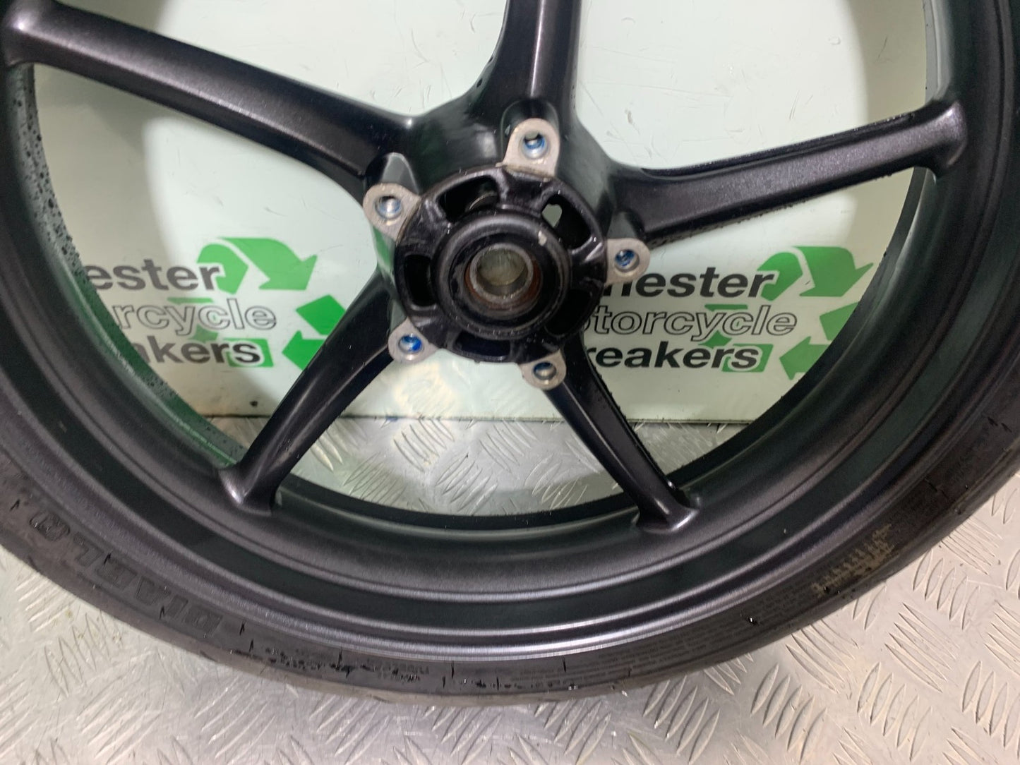 TRIUMPH 675 STREET TRIPLE R FRONT WHEEL  YEAR 2013 - 2016 (CMB1221)
