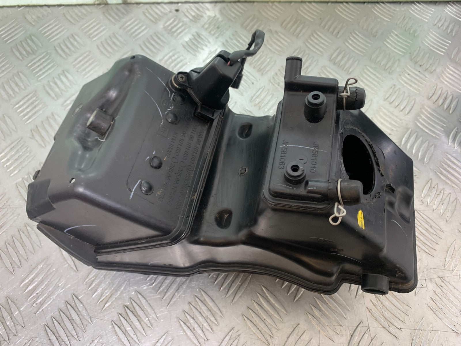 KTM 125 DUKE AIRBOX   YEAR 2018-2023 (CMB1185)