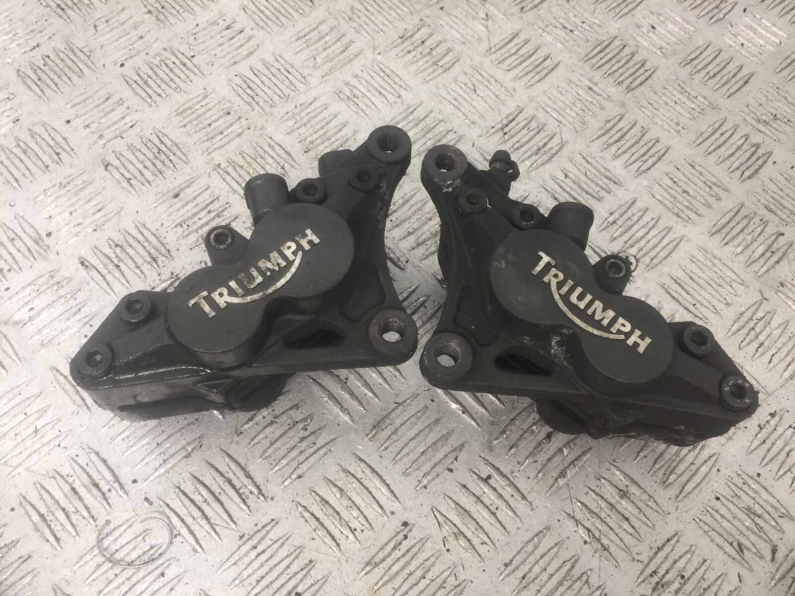 TRIUMPH 955i SPRINT ST FRONT BRAKE CALIPERS YEAR 1999-2004 (STOCK 868)