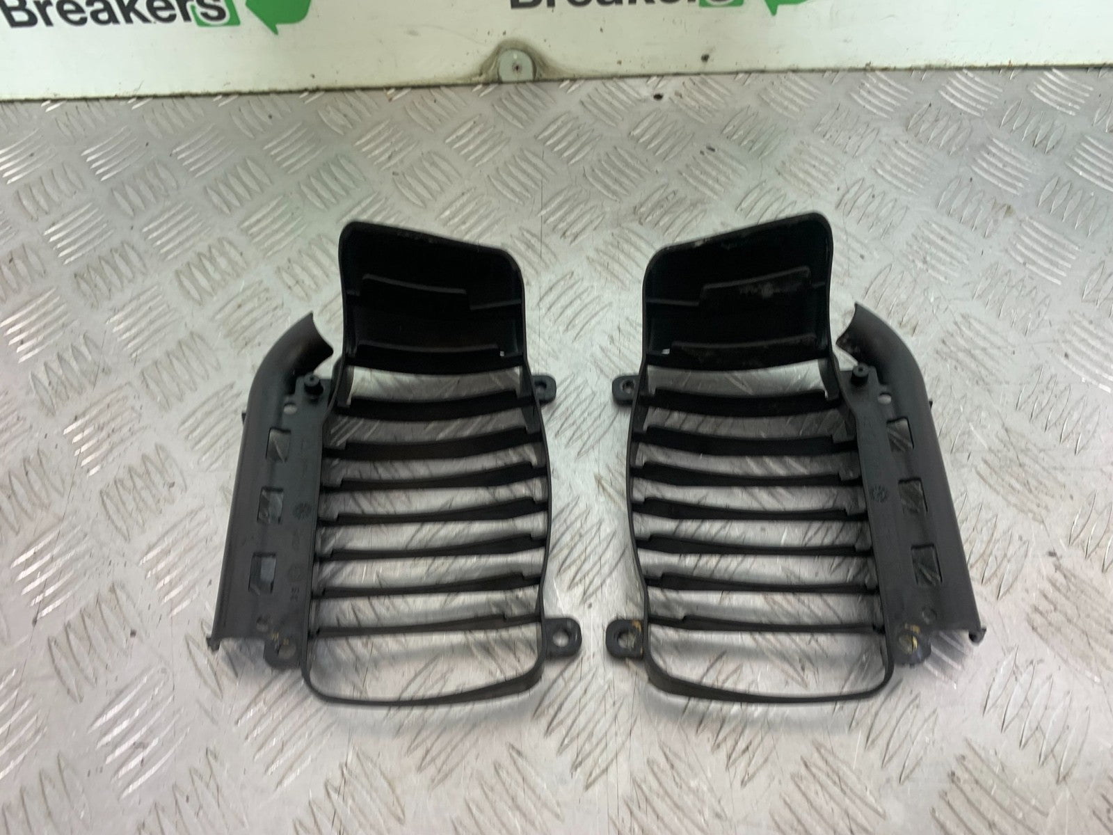 PIAGGIO VESPA GT125 L RADIATOR GRILLS  YEAR 2003 (CMB1300)