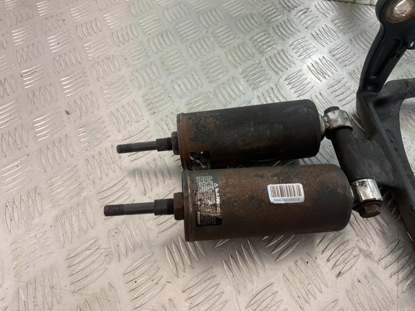 HARLEY DAVIDSON FXS BLACKLINE 1585 SWINGARM AND SHOCKS   YEAR 2012 (CMB1147)