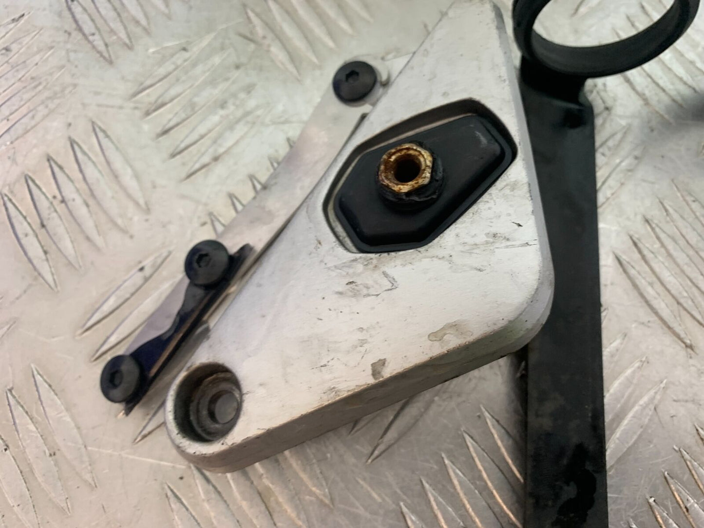 SUZUKI GSF1250 GSF 1250 BANDIT HEADLIGHT BRACKETS   YEAR 2010-14 (CMB1092)