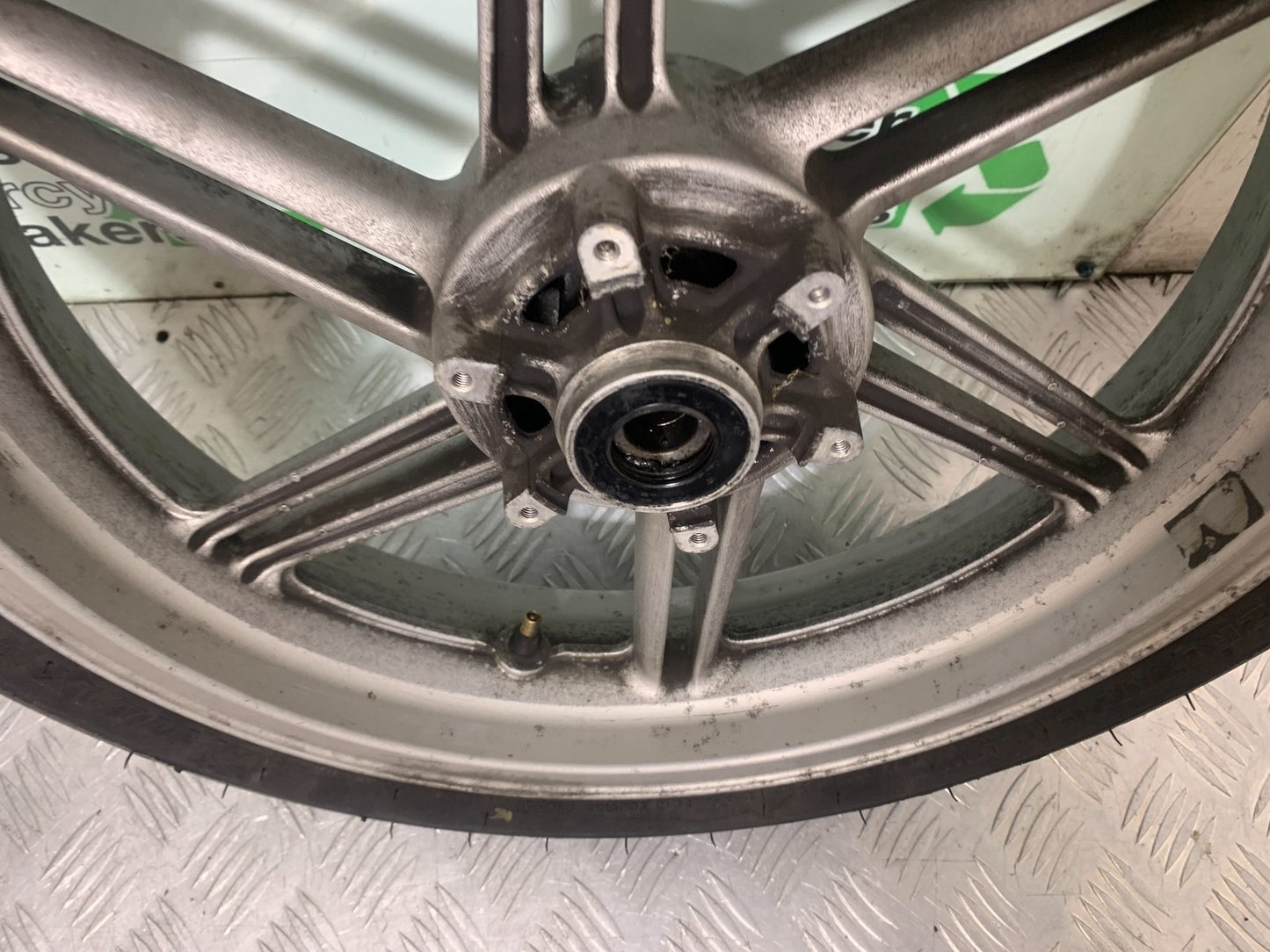 HONDA CBF600 CBF 600 FRONT WHEEL  YEAR 2004-07  (CMB1305)