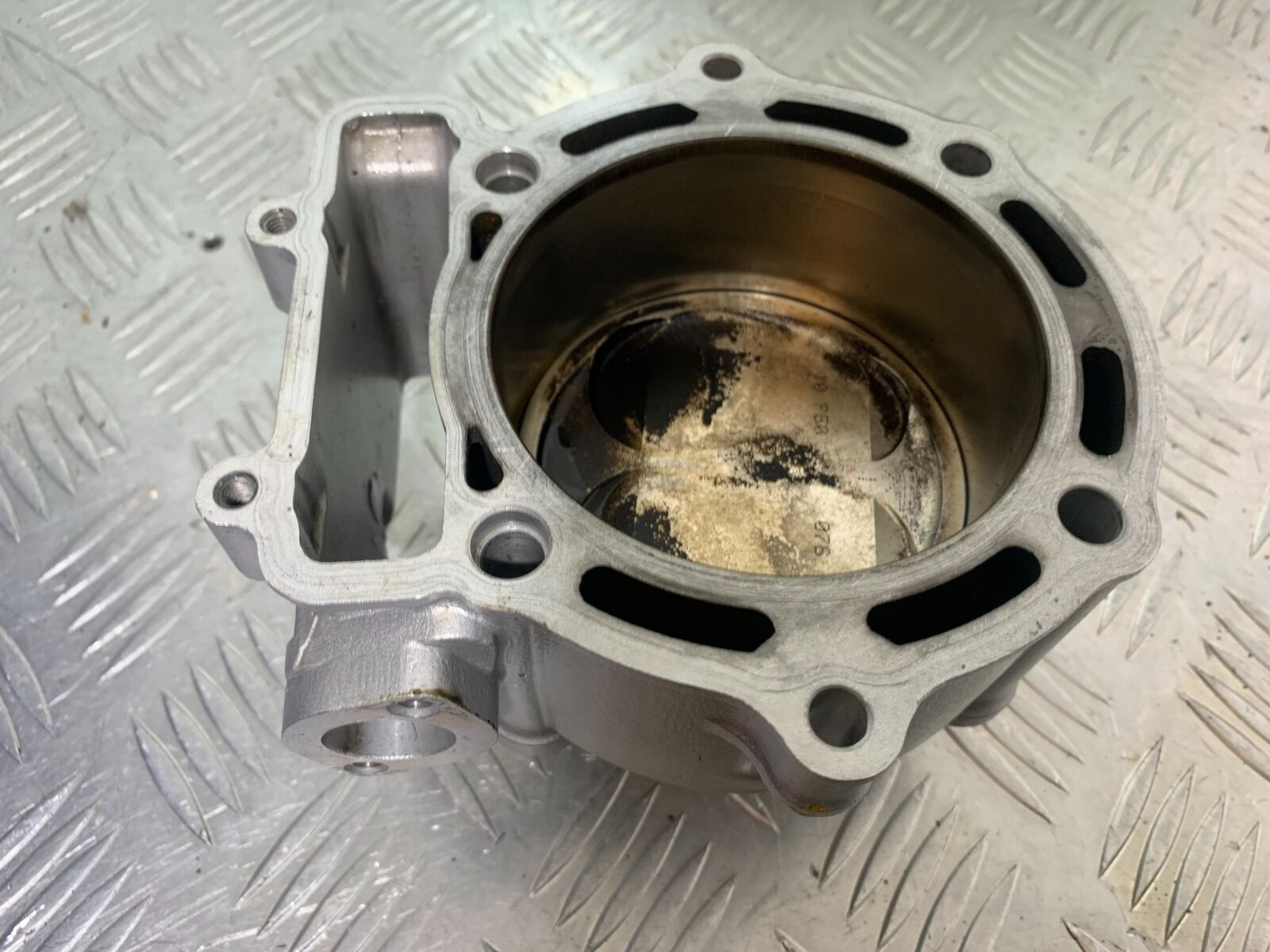 HUSQVARNA TE630 TE 630 BARREL AND PISTON  YEAR 2010-11 (CMB1120)