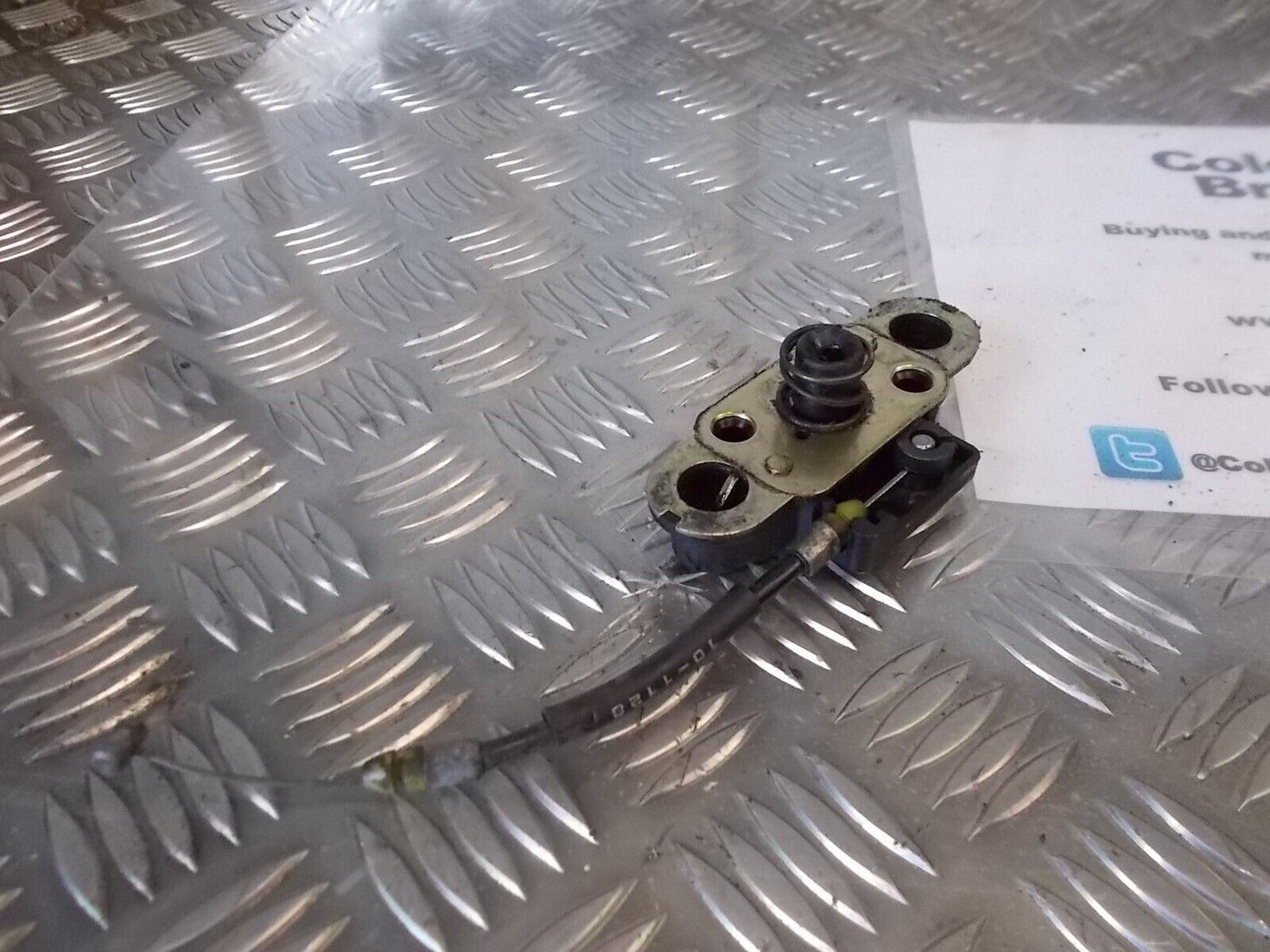 KAWASAKI ZZR1200 ZZR 1200 REAR SEAT CATCH  YEAR 2002