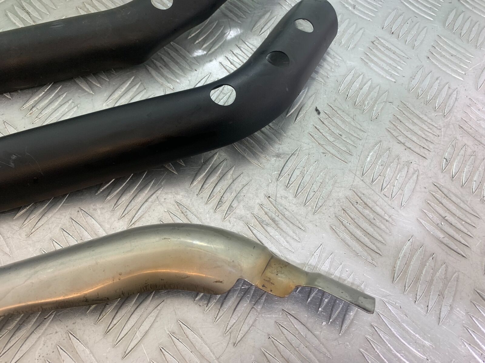 HARLEY DAVIDSON XL883 N IROD EXHAUST SHIELDS   YEAR 2020  (CMB1116)