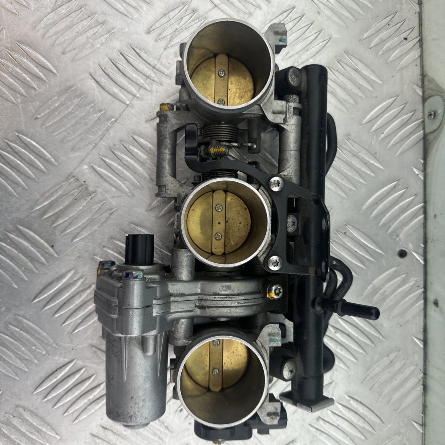 TRIUMPH TROPHY 1215 SE THROTTLE BODIES  YEAR 2012-2017 (STOCK 567)