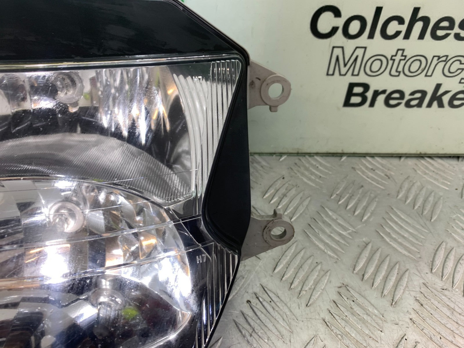 HONDA CBR1100 BLACKBIRD HEADLIGHT  YEAR 1999-2005 (CMB1232)