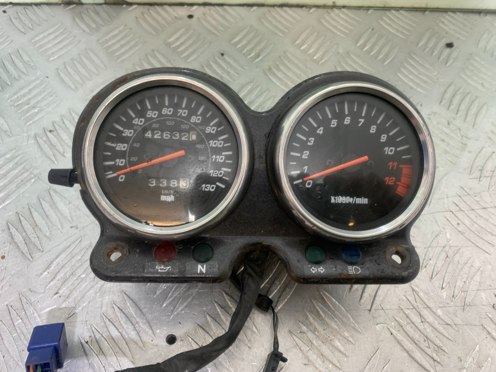 SUZUKI GS500 GS 500 CLOCKS (DAMAGED)  YEAR 2001-2008 (CMB1254)