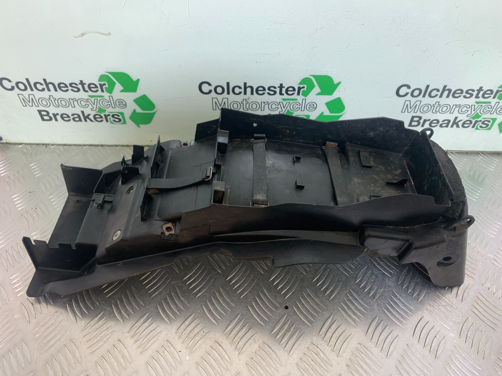 YAMAHA XJR1300 XJR 1300 REAR MUDGUARD  YEAR 1999-2003 (CMB1055)