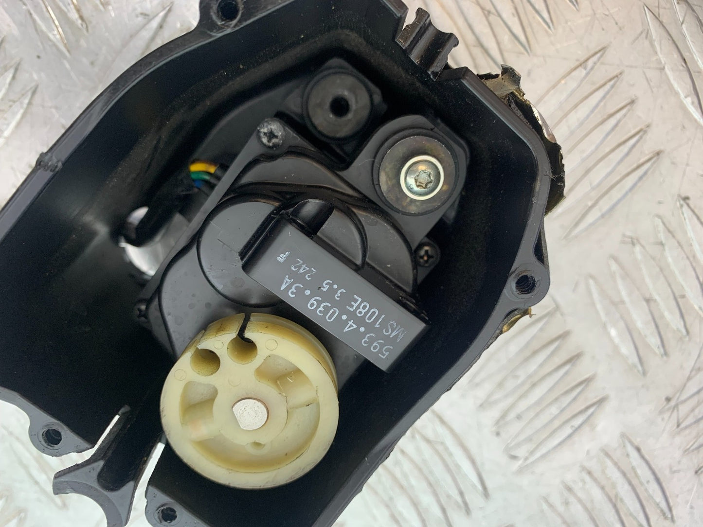 DUCATI 1299 PANIGALE EXHAUST SERVO MOTOR  YEAR 2016 (CMB 1187)
