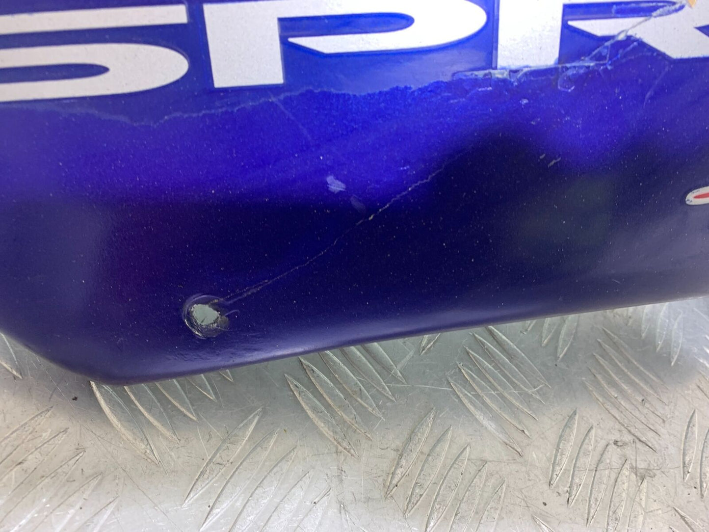 TRIUMPH 955i SPRINT ST RIGHT FAIRING PANEL  YEAR 1999-2004 (CMB1124)