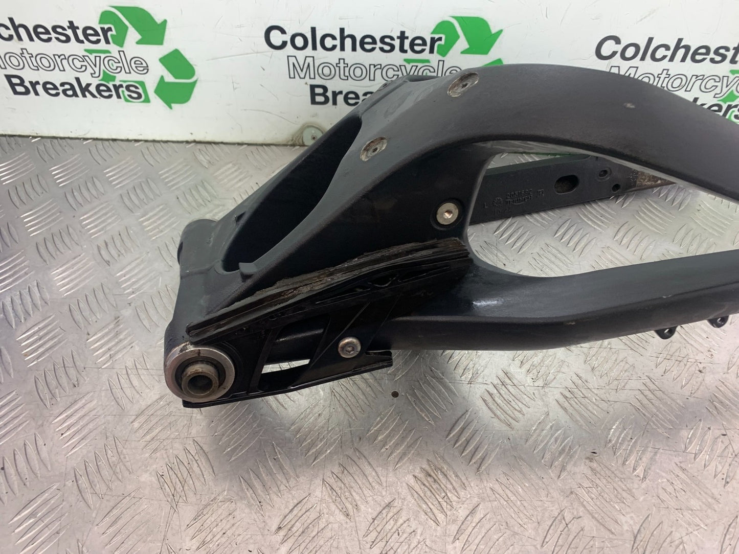 TRIUMPH 675 STREET TRIPLE R SWINGARM YEAR 2013 - 2016 (CMB1221)