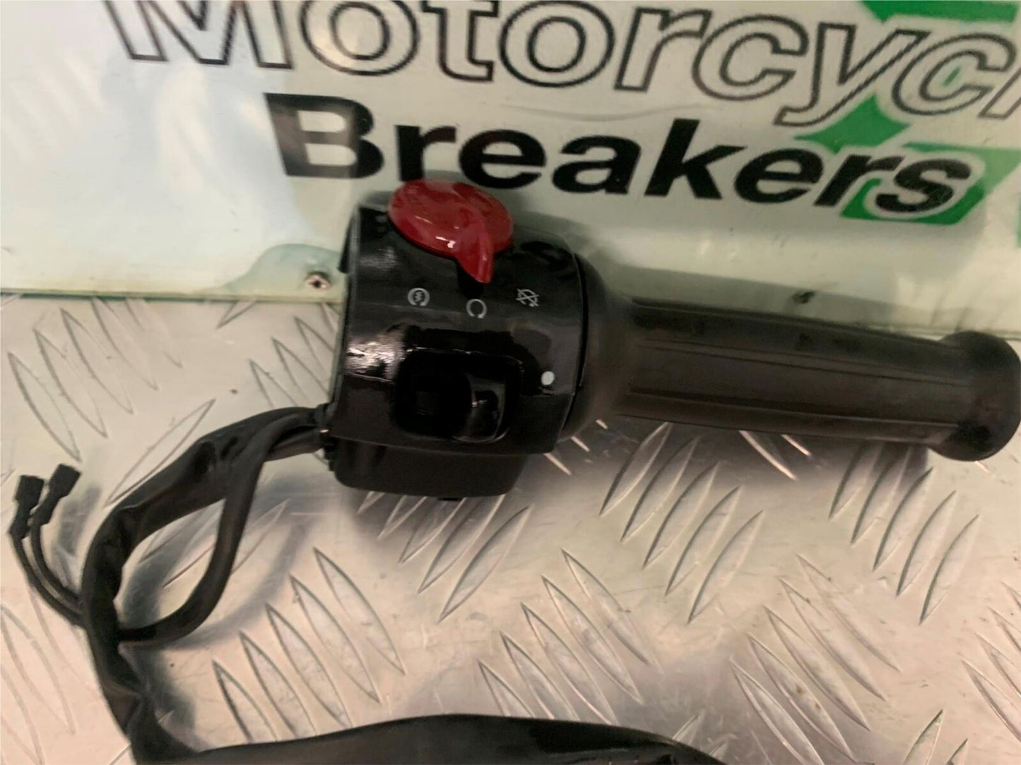ROYAL ENFIELD 350 CLASSIC RIGHT SWITCH GEAR  YEAR 2022 (STOCK 967)