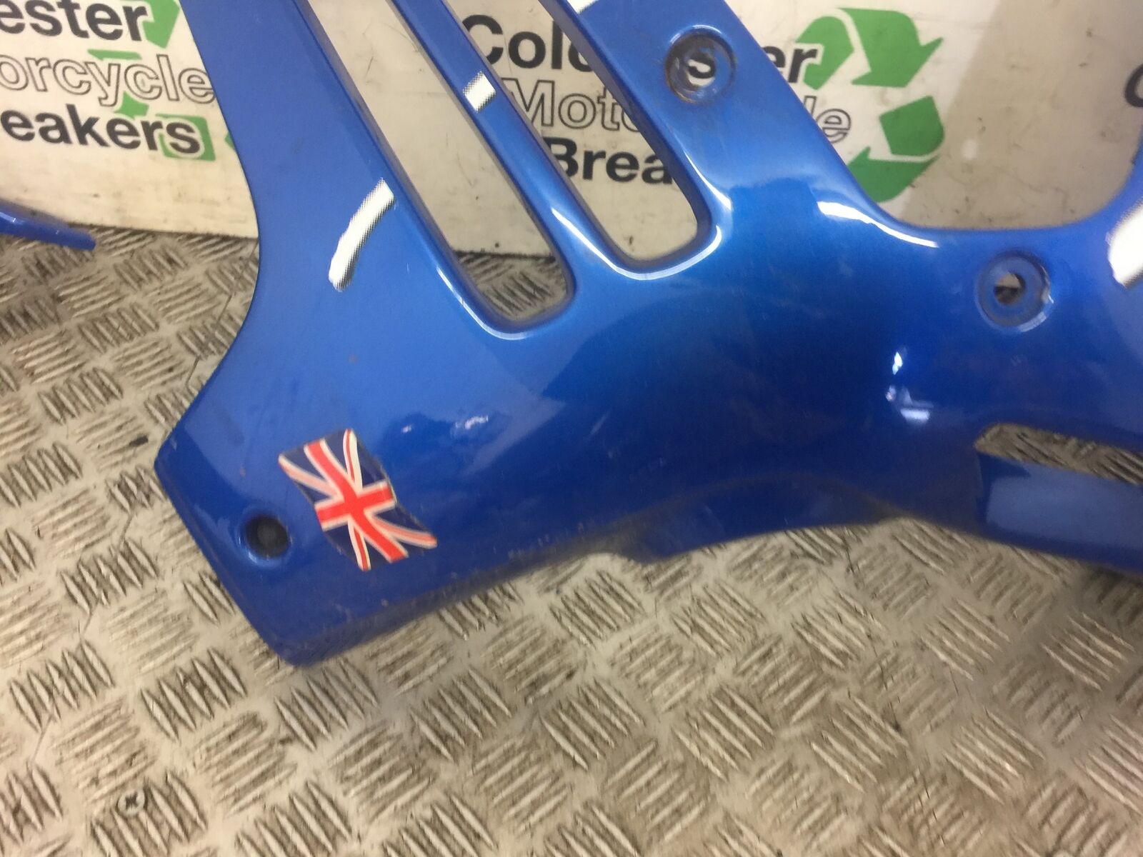 TRIUMPH 900 TIGER RIGHT FAIRING PANEL  YEAR 1993-1999 STOCK 445
