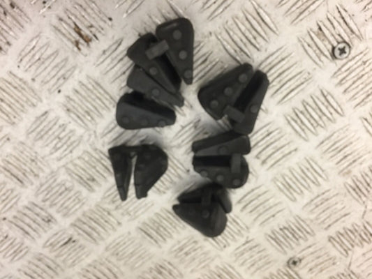 YAMAHA FZ6 S2 CUSH DRIVE RUBBERS  YEAR 2007 (STOCK 547)