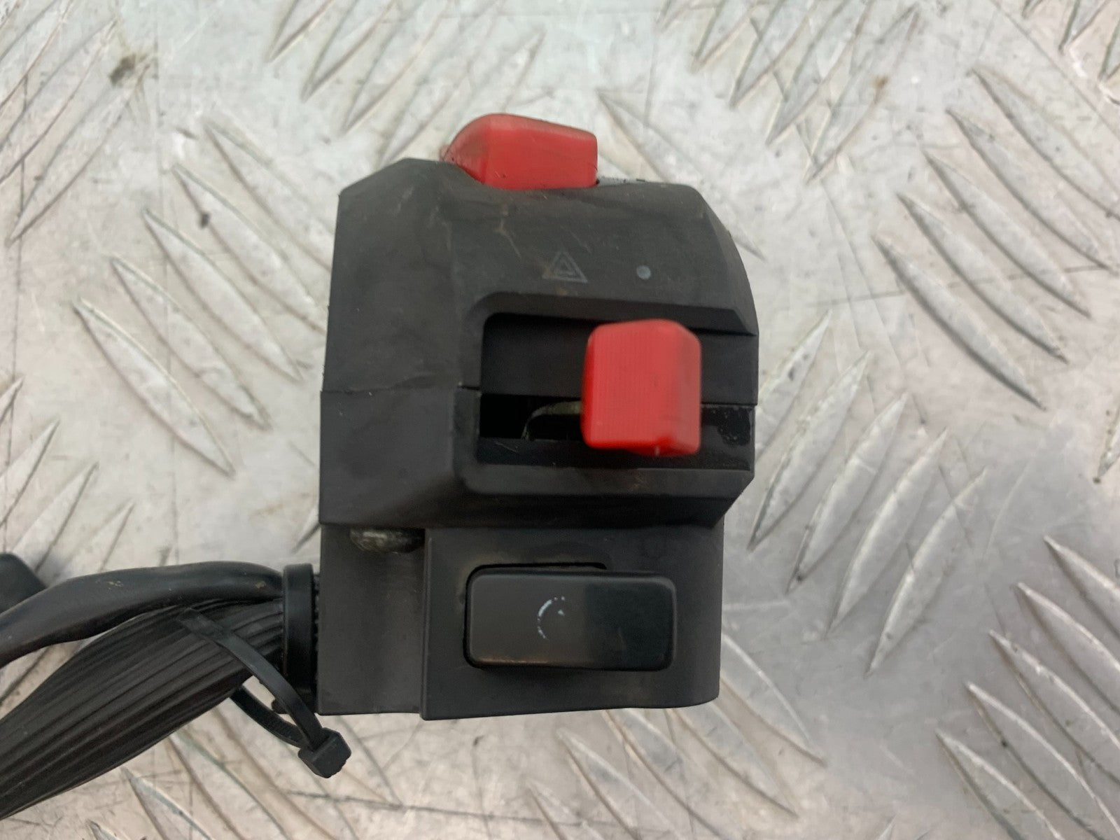BENELLI BN125 BN 125 RIGHT SWITCH GEAR  YEAR 2018-2021 (CMB1194)