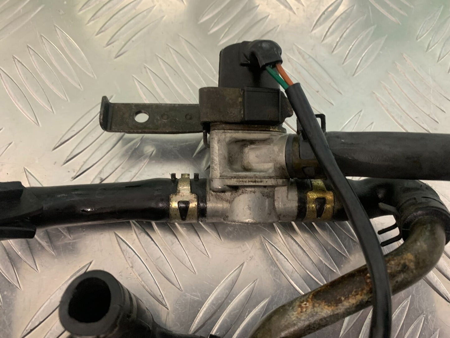 YAMAHA FJR1300 FJR 1300 AIR VALVE  YEAR 2001-05 (STOCK 946)