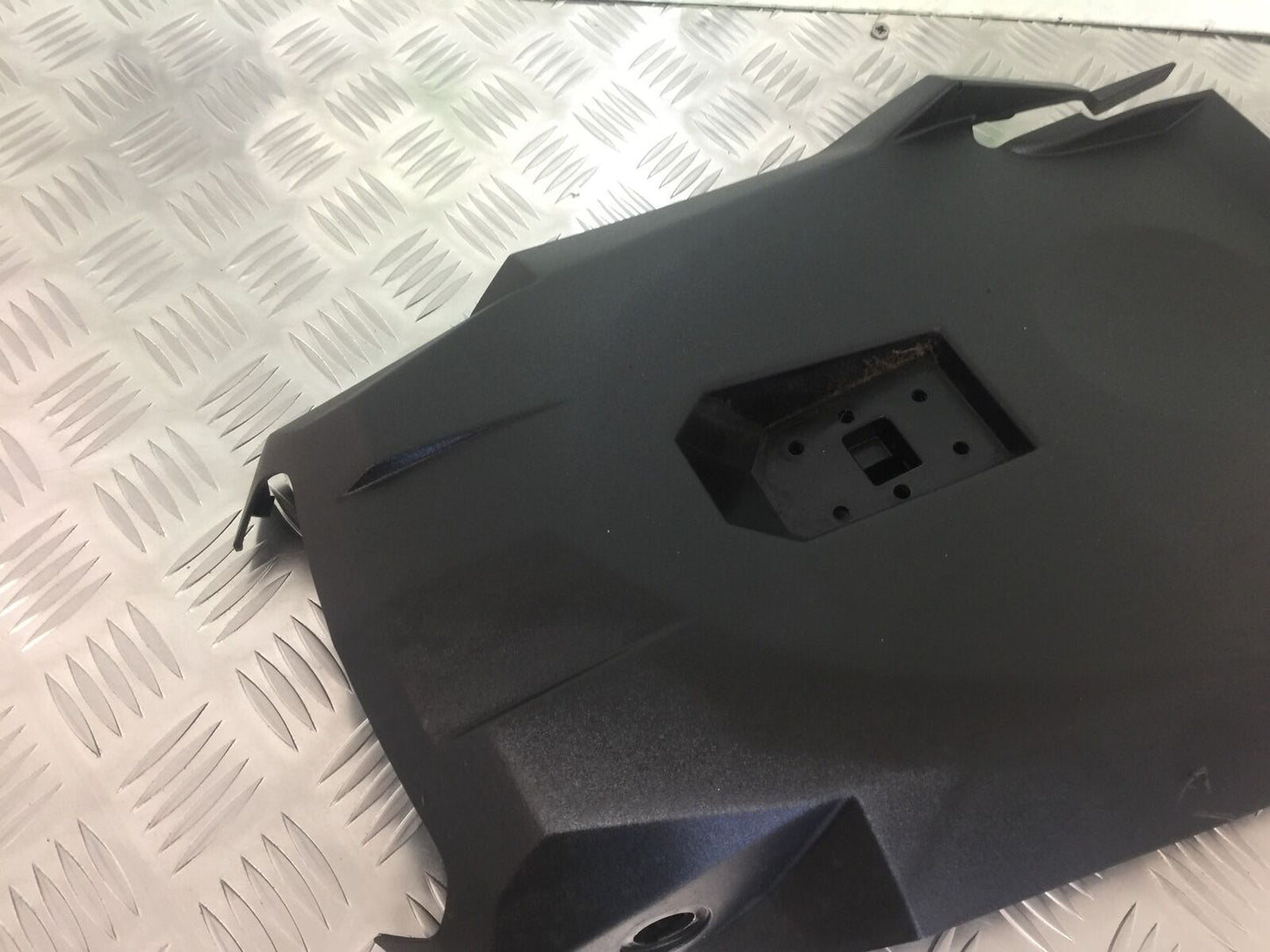 KAWASAKI VERSYS 1000 KLZ 1000 UNDERTRAY  YEAR 2015-2018 (STOCK 912)